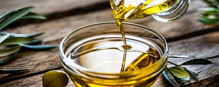 Huile d'olive pour les cheveux: réaliser une brillance et l'humidité