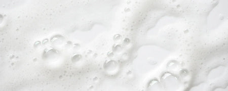 Shampooing à l'eau de riz : comment le préparer et l'utiliser pour renforcer et faire briller les cheveux