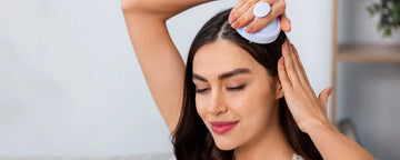 woamn scalp massaging