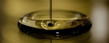 ¿Qué se puede mezclar con el aceite de coco para estimular el crecimiento del cabello?