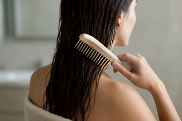 is it better to brush hair when wet or dry - illustration