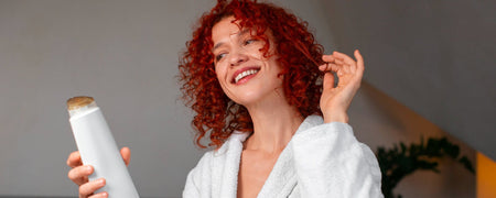 Leichte Produkte für lockiges Haar, die Sie für definierte, schwungvolle Locken benötigen