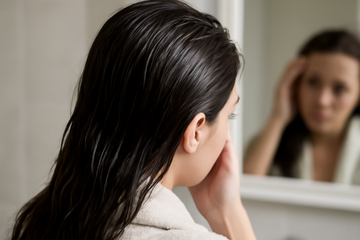 what does oil buildup on hair look like - illustration