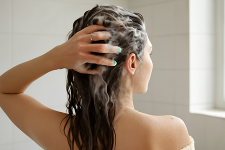 How to reduce oil production on scalp: Discover effective natural solutions