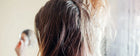 Cheveux gras ou sales? Cachez-les grâce à ces coiffures