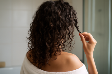 how to revive curls after sleeping - illustration